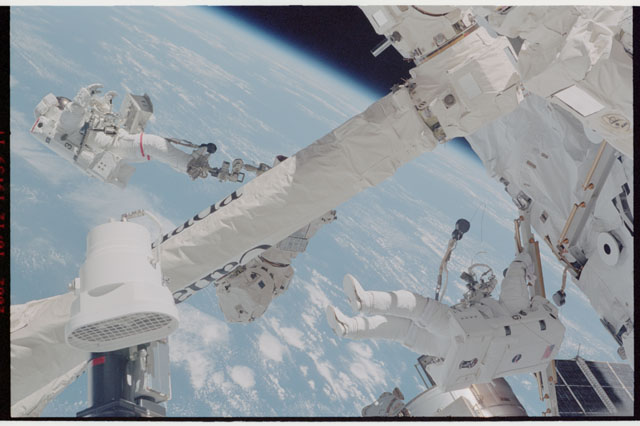 STS112-326-033.jpg