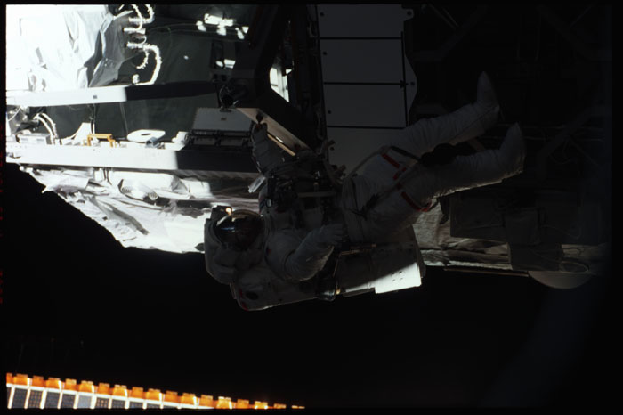 STS110-315-026.jpg