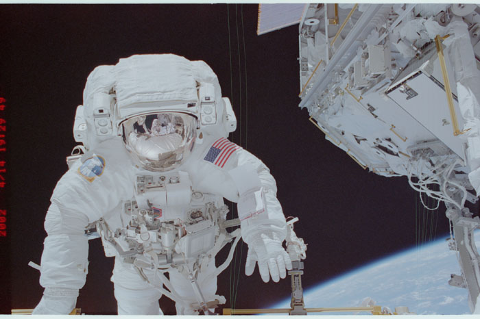 STS110-336-029.jpg