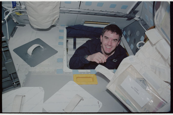 STS110-343-004.jpg
